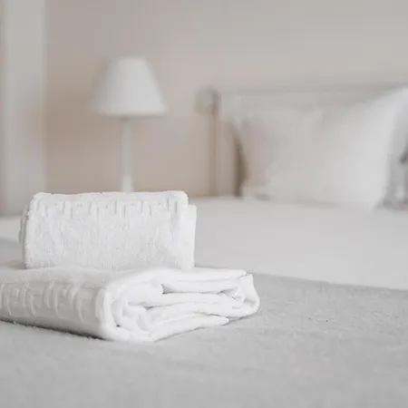 Guestready - Cityscape With Balcony Daire