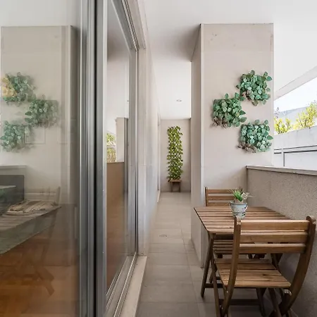 Guestready - Cityscape With Balcony 아파트 *