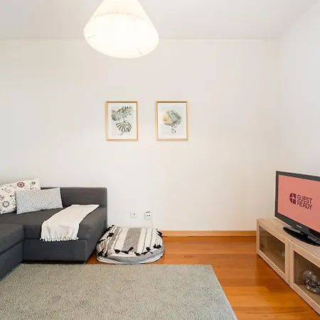 Guestready - Cityscape With Balcony * Oporto