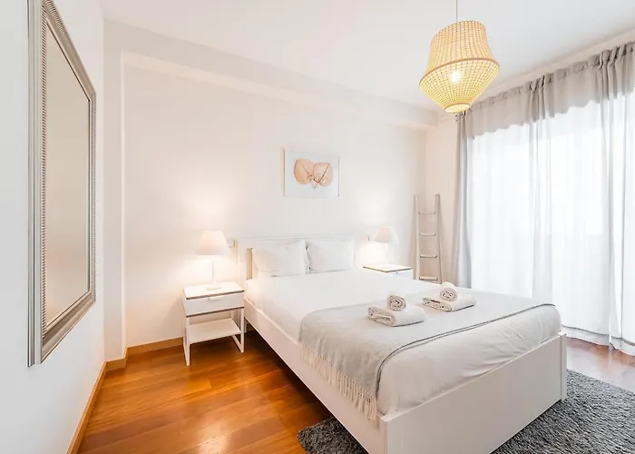 Guestready - Cityscape With Balcony Διαμέρισμα Πόρτο