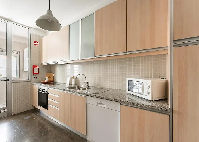 Guestready - Cityscape With Balcony Διαμέρισμα *